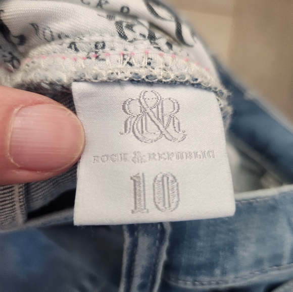 Rock & Republic Stretch Jeans. Style Berlin R010100. Size 10. - Picture 9 of 9